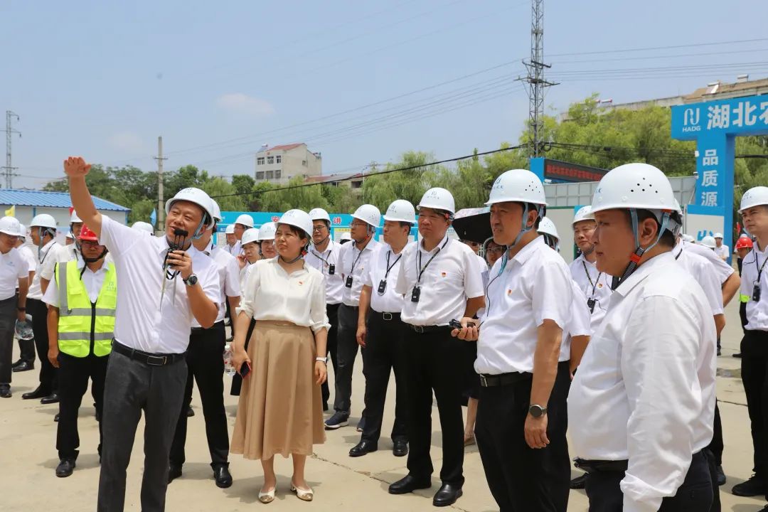 錨定目標(biāo) 堅(jiān)定信心 全面完成今年各項(xiàng)任...